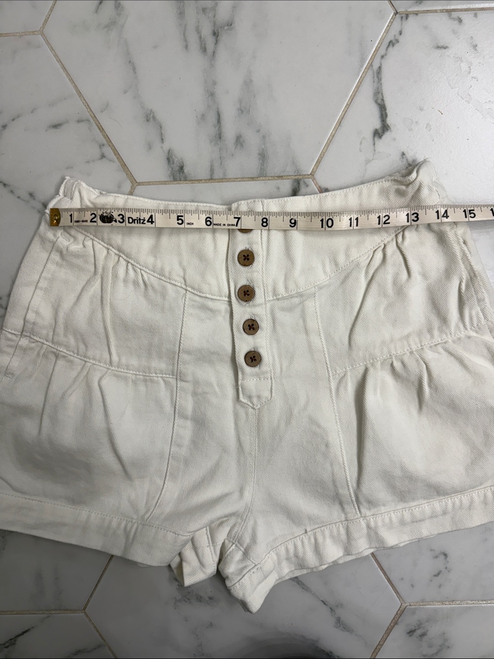 High-Waist Cream Button-Front Cotton Shorts - Picture 3 of 5